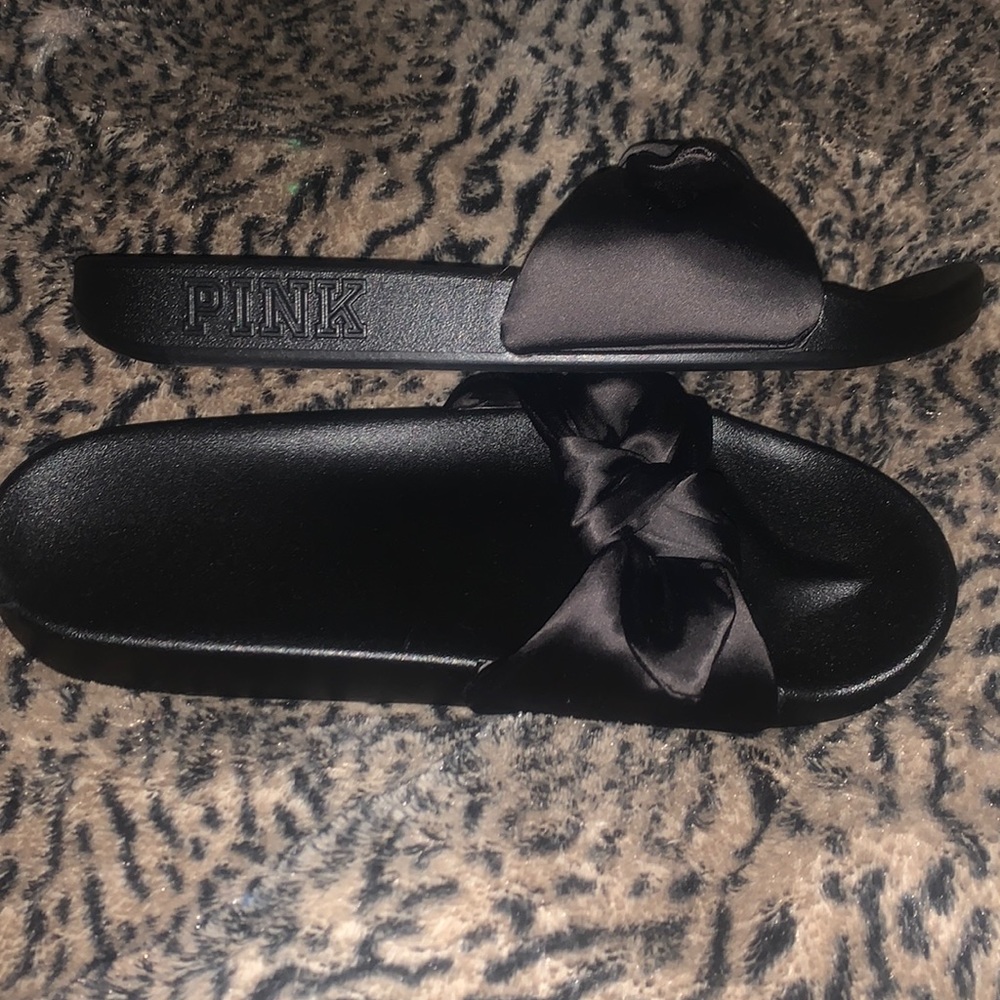 NWOT VICTORIAS SECRET ALL BLACK BOW SLIDES